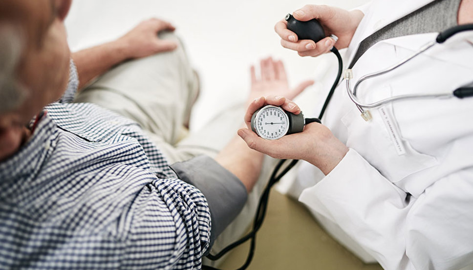 how to manually check your blood pressure